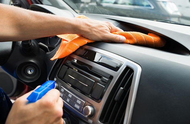 Removing Tar, Sap and Bugs From Your Car’s Paint